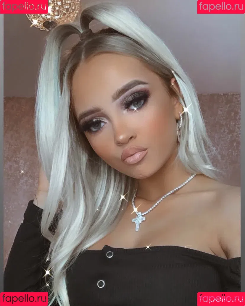 AMY NICOLE THOMPSON Onlyfans Photo Gallery 