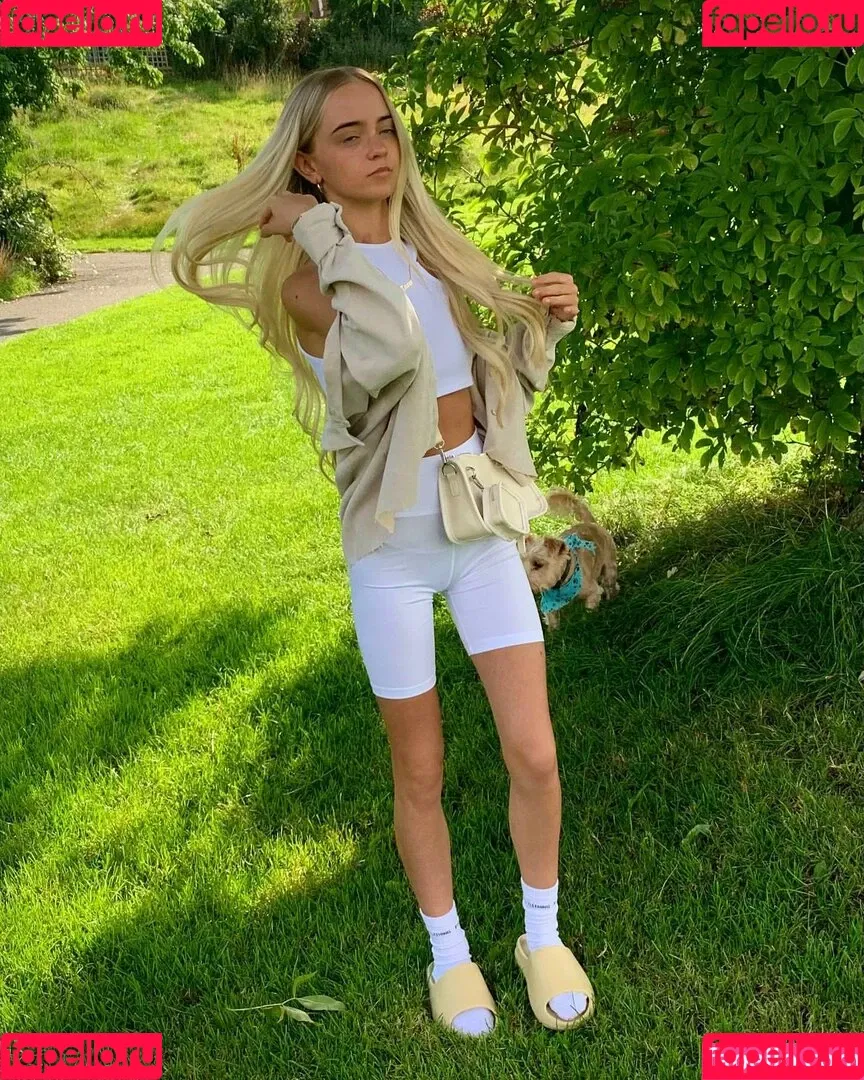 AMY NICOLE THOMPSON Onlyfans Photo Gallery 