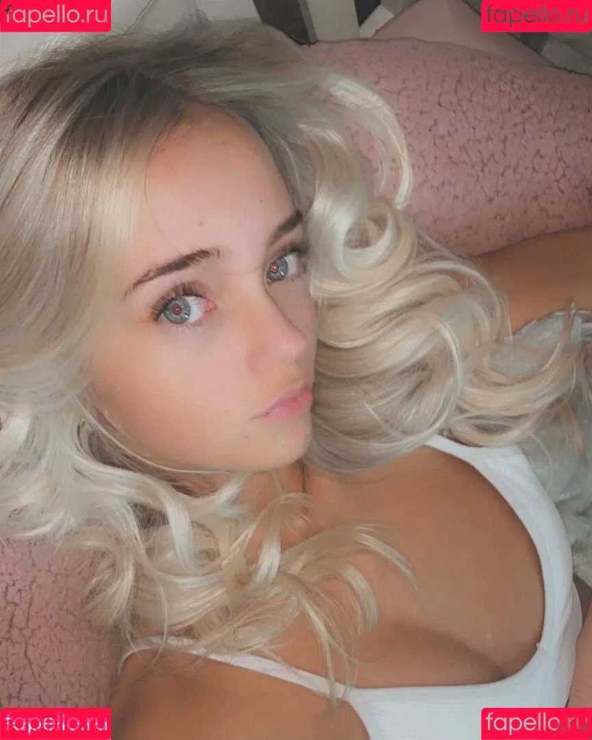 AMY NICOLE THOMPSON Onlyfans Photo Gallery 