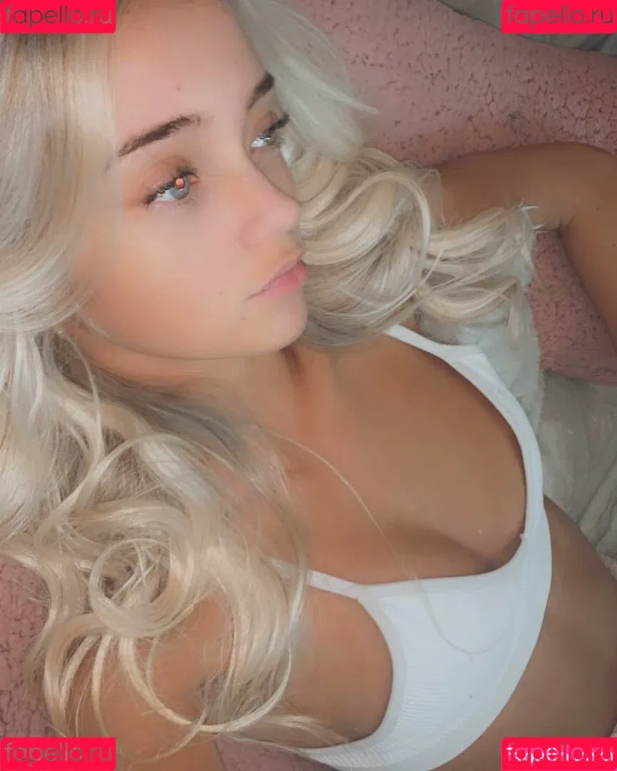 AMY NICOLE THOMPSON Onlyfans Photo Gallery 