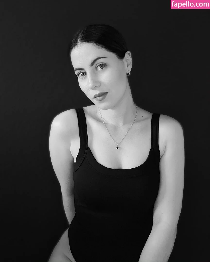 Valea Katharina Scalabrino Onlyfans Photo Gallery 