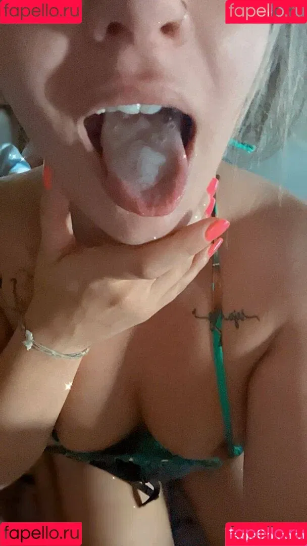 Milena Close Onlyfans Photo Gallery 