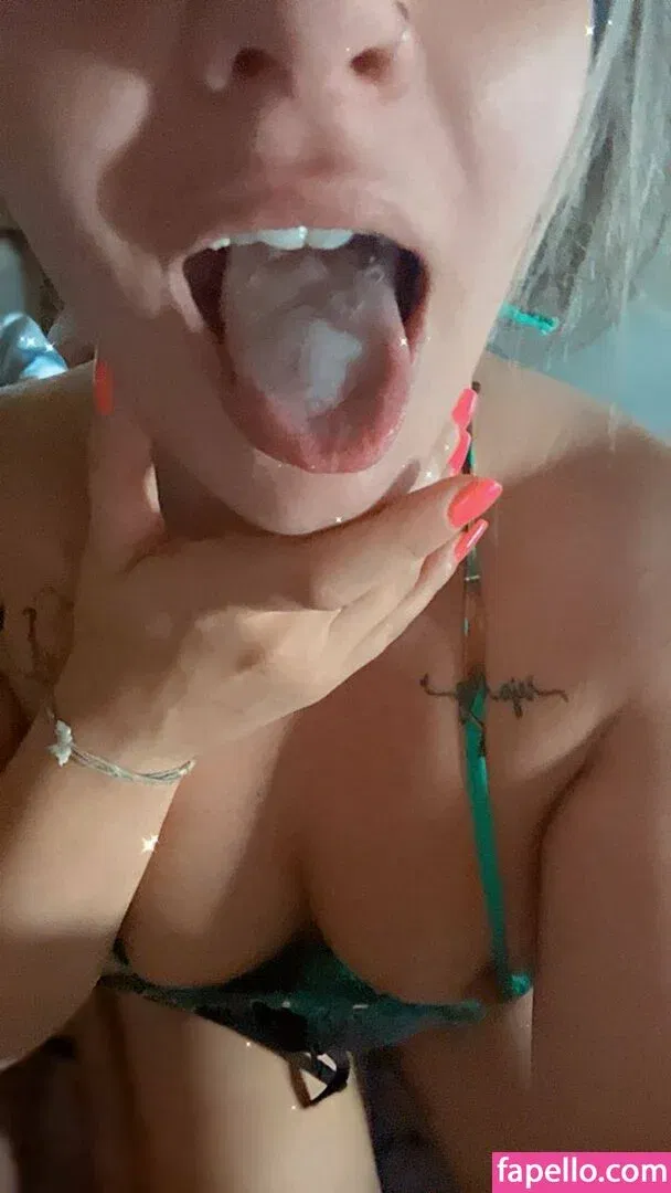 Milena Close Onlyfans Photo Gallery 