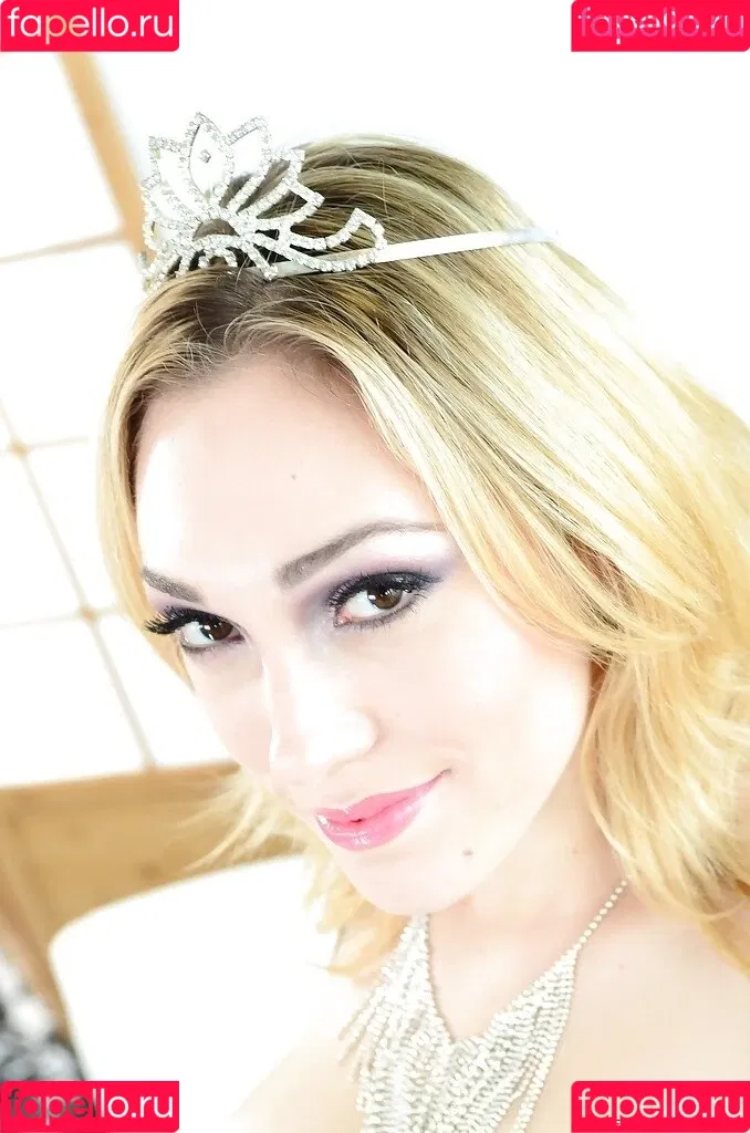 Lily LaBeau Onlyfans Photo Gallery 
