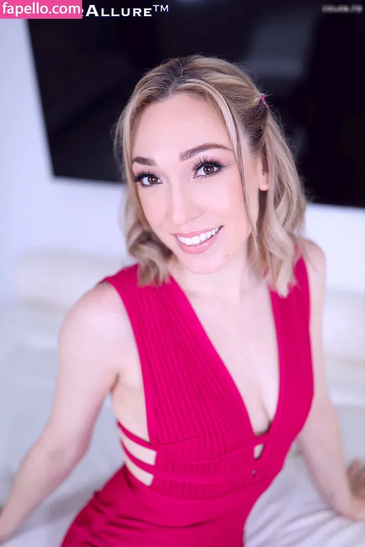 Lily LaBeau Onlyfans Photo Gallery 