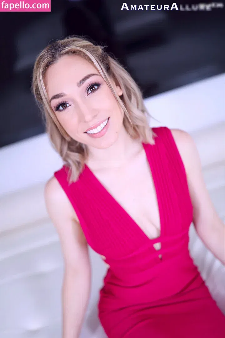 Lily LaBeau Onlyfans Photo Gallery 