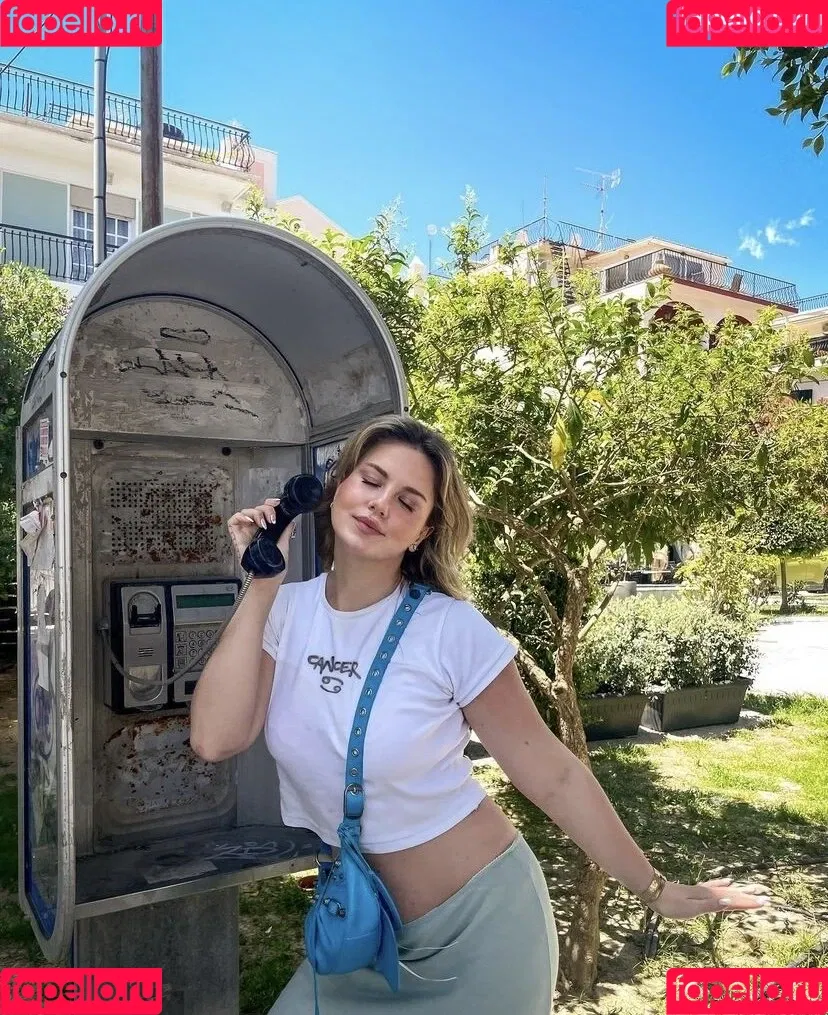 KellyMissesvlog Onlyfans Photo Gallery 