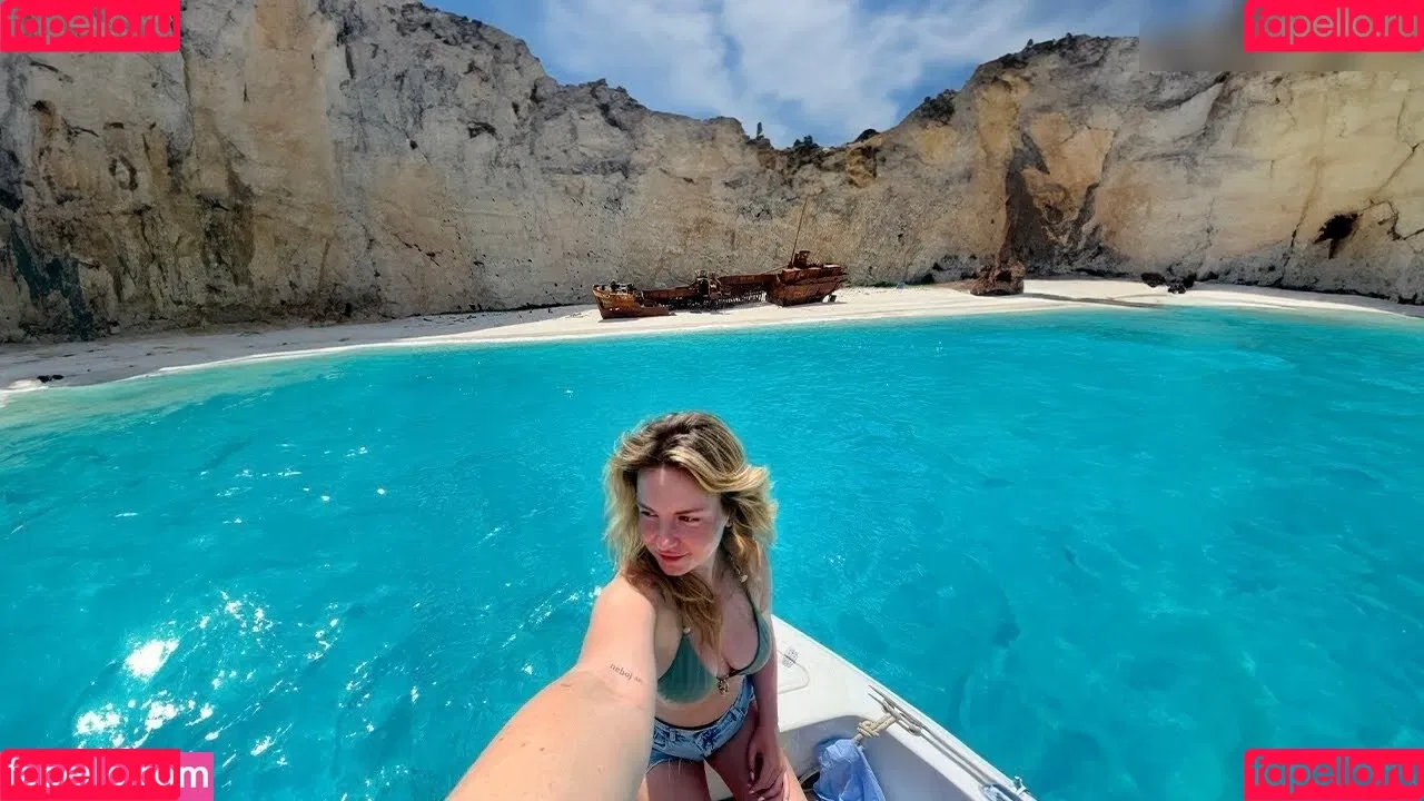 KellyMissesvlog Onlyfans Photo Gallery 