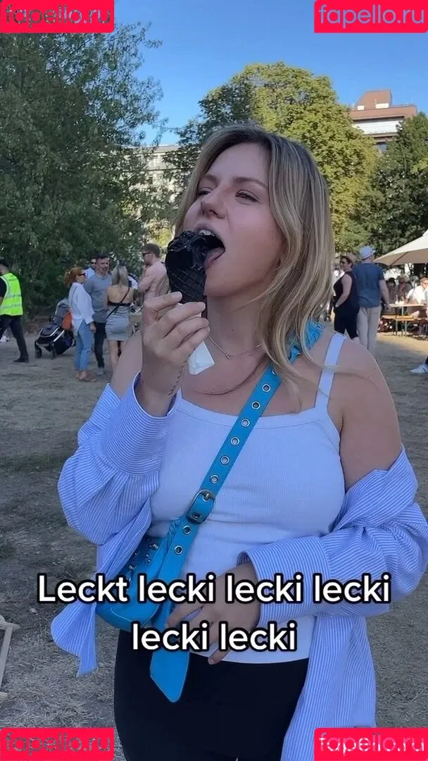 KellyMissesvlog Onlyfans Photo Gallery 