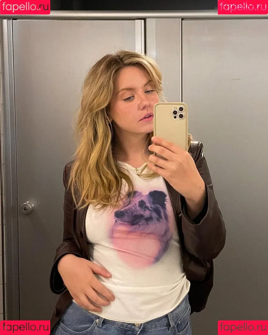 KellyMissesvlog Onlyfans Photo Gallery 