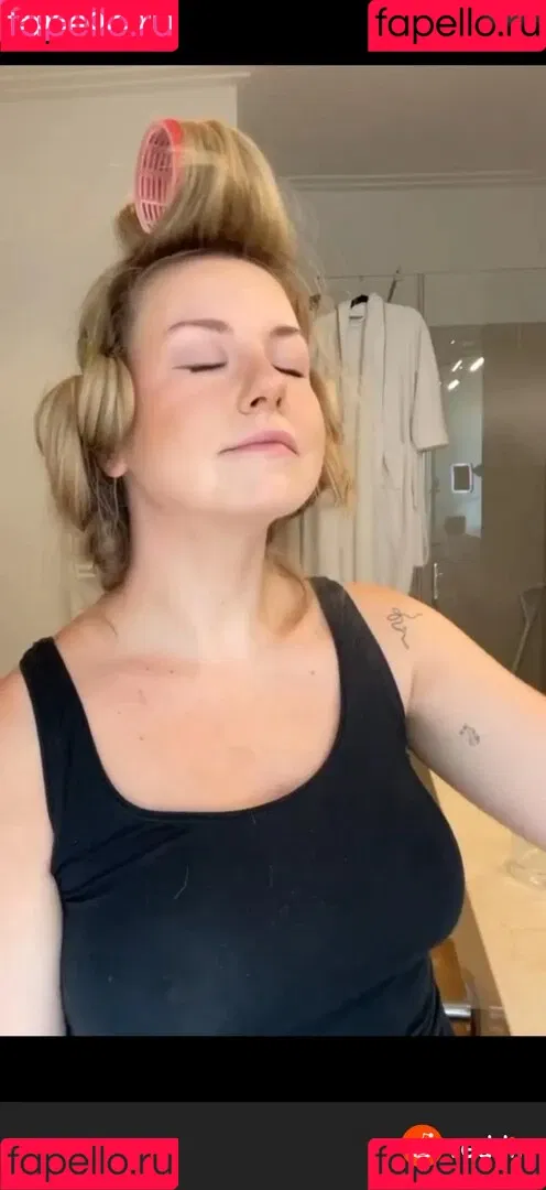 KellyMissesvlog Onlyfans Photo Gallery 