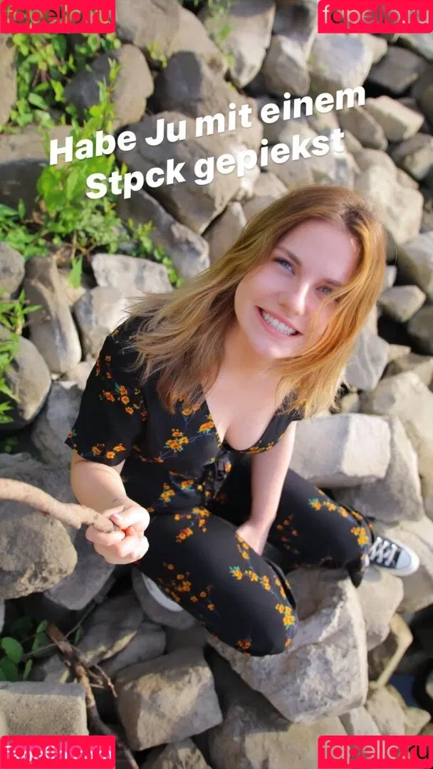 KellyMissesvlog Onlyfans Photo Gallery 