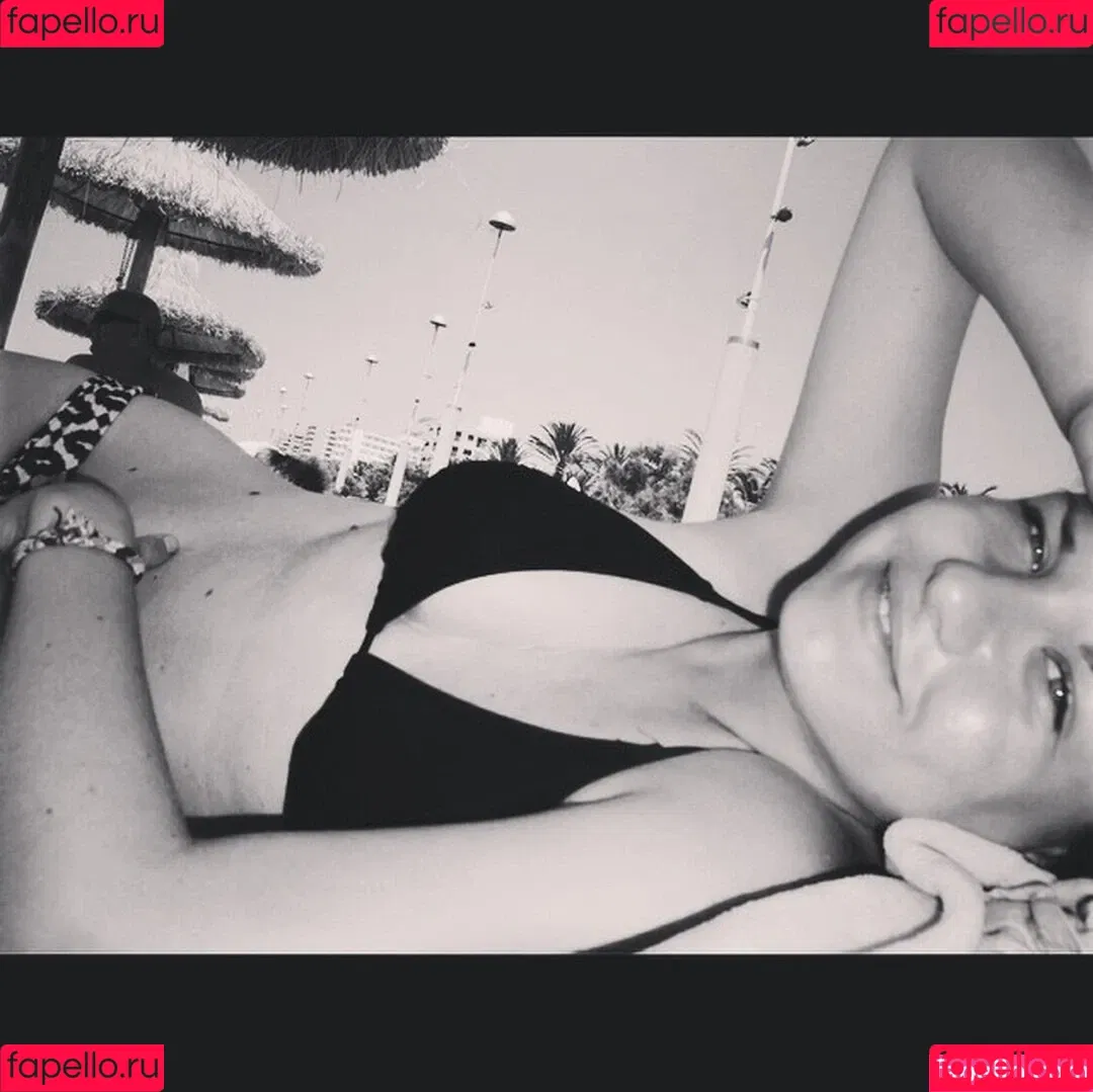 KellyMissesvlog Onlyfans Photo Gallery 