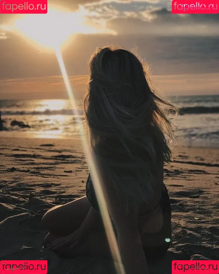 KellyMissesvlog Onlyfans Photo Gallery 