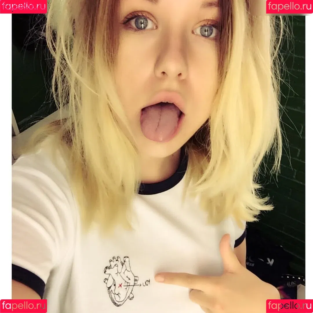 KellyMissesvlog Onlyfans Photo Gallery 