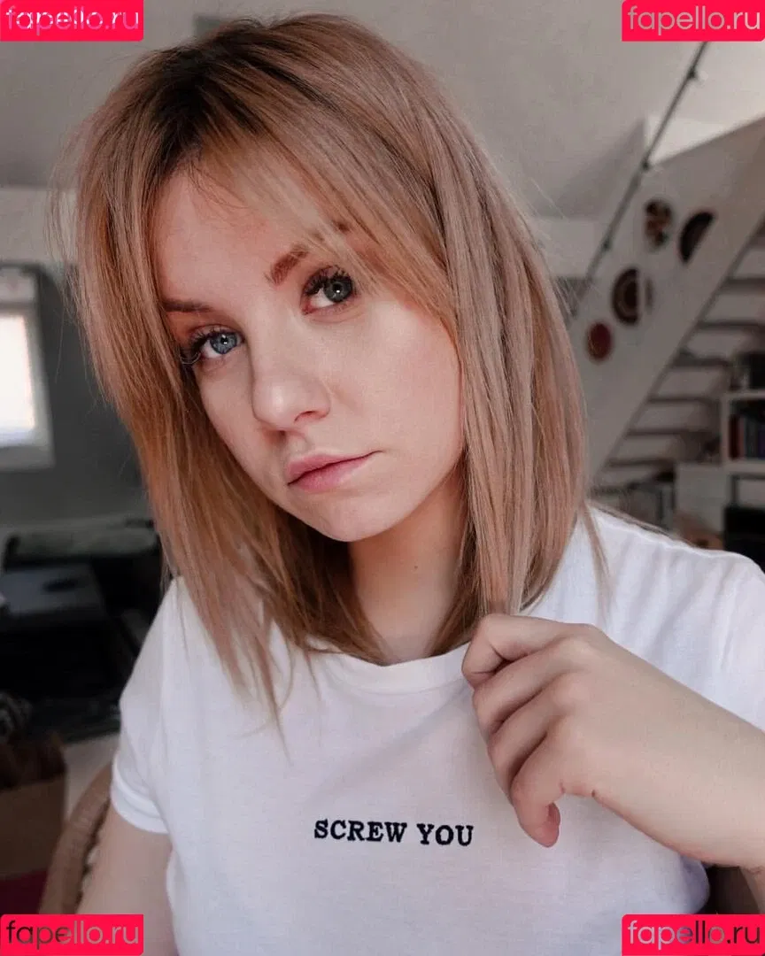 KellyMissesvlog Onlyfans Photo Gallery 