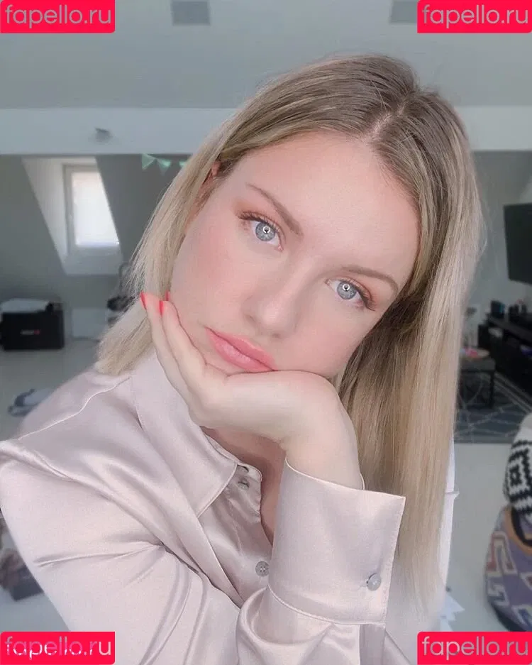 KellyMissesvlog Onlyfans Photo Gallery 