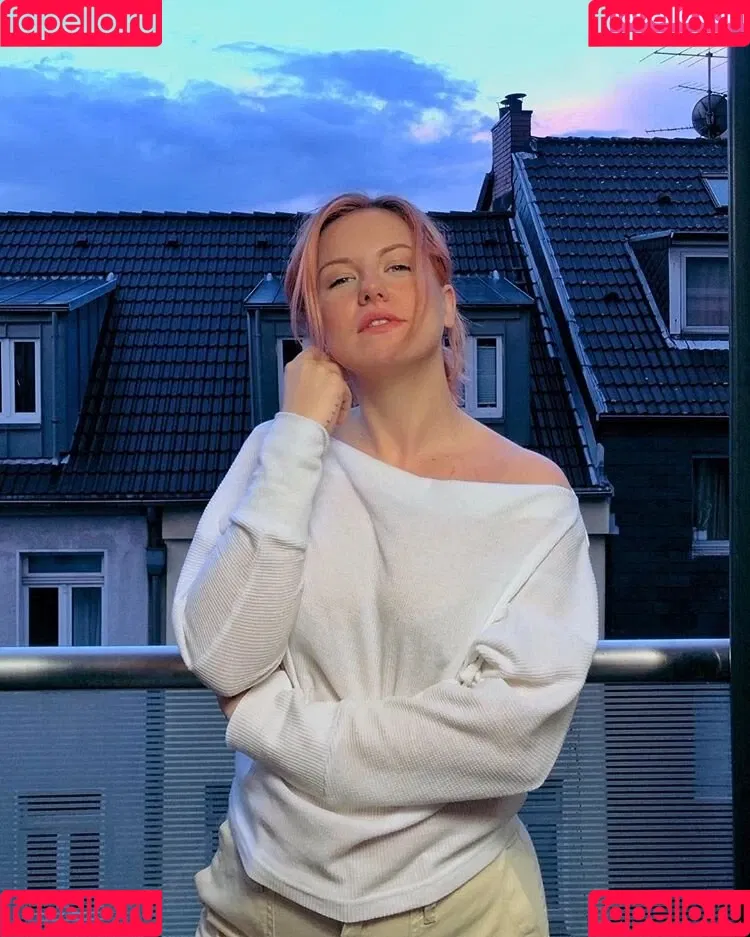KellyMissesvlog Onlyfans Photo Gallery 