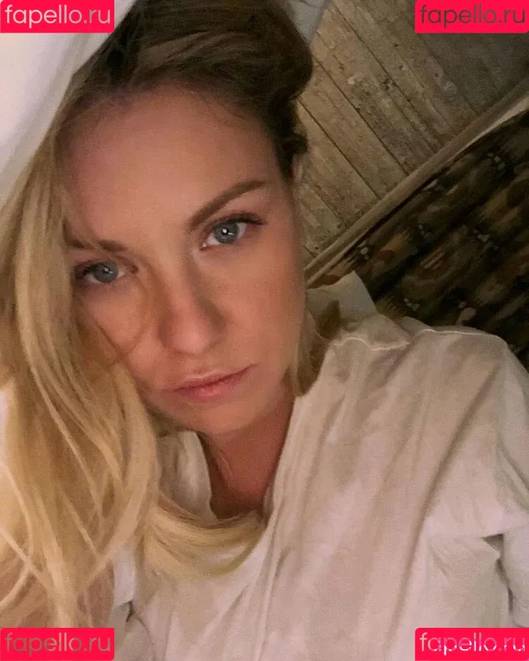 KellyMissesvlog Onlyfans Photo Gallery 