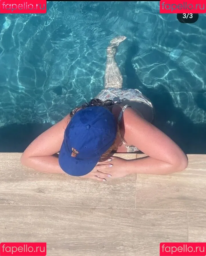 KellyMissesvlog Onlyfans Photo Gallery 