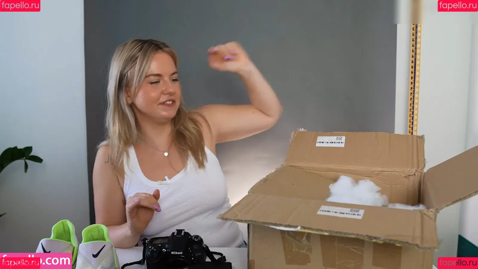 KellyMissesvlog Onlyfans Photo Gallery 
