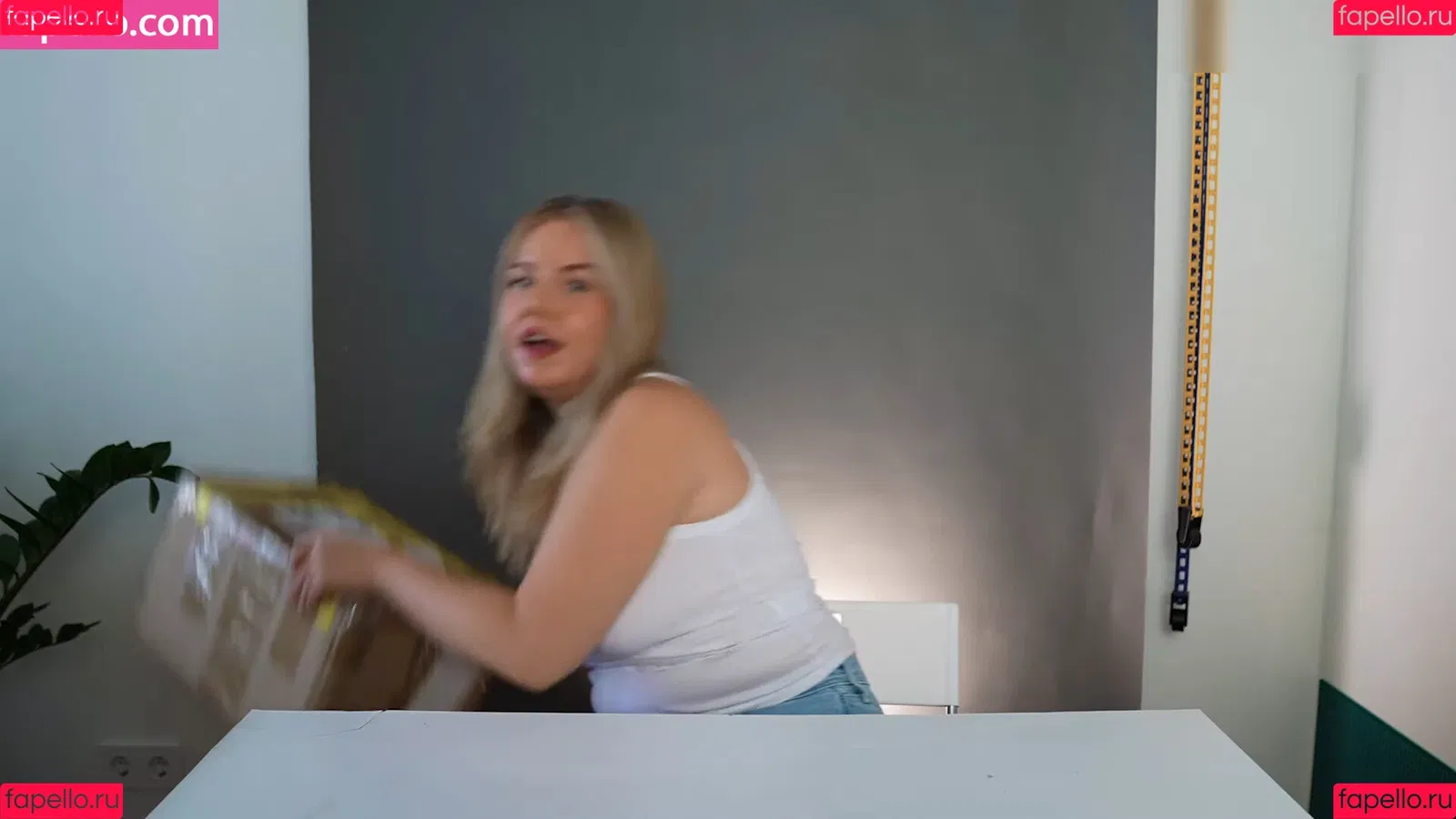 KellyMissesvlog Onlyfans Photo Gallery 