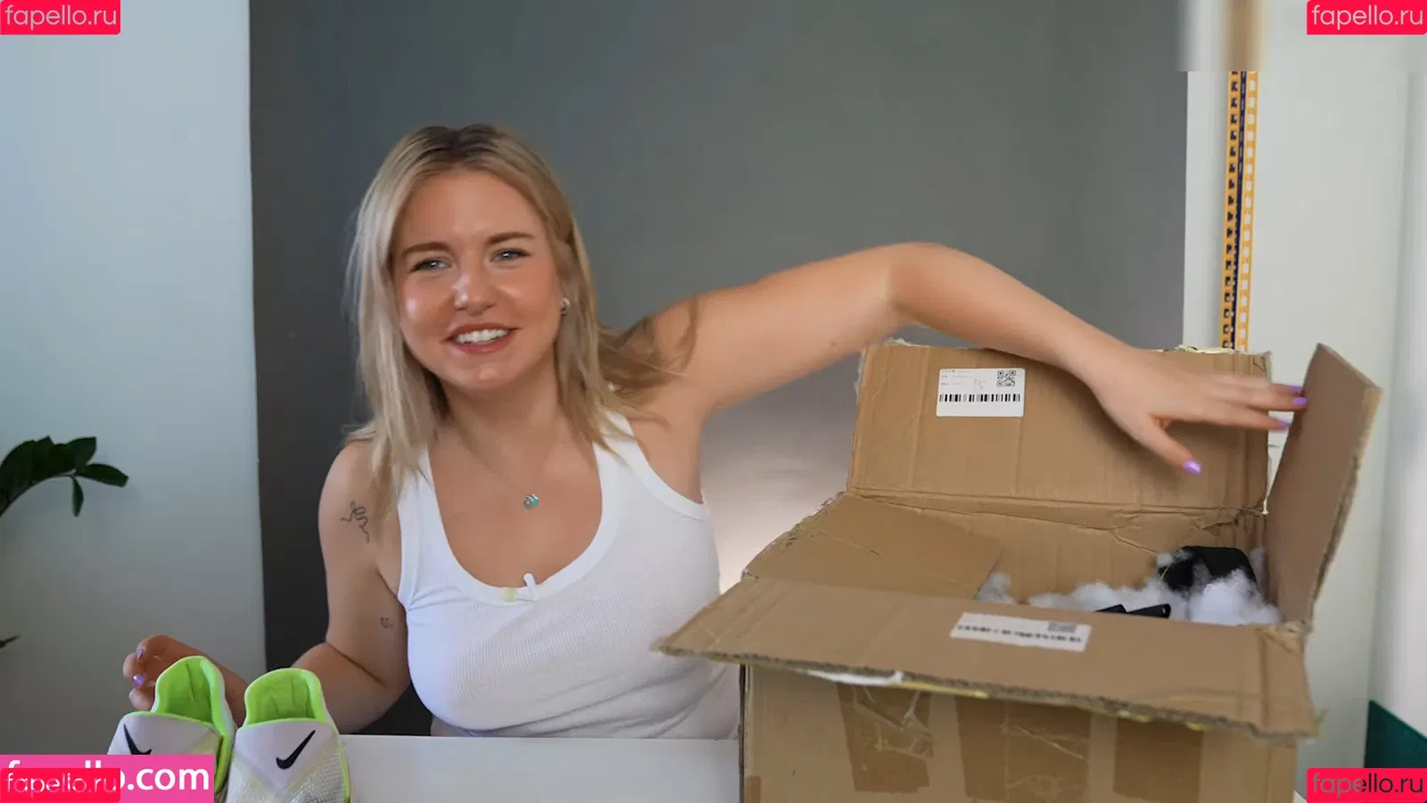 KellyMissesvlog Onlyfans Photo Gallery 