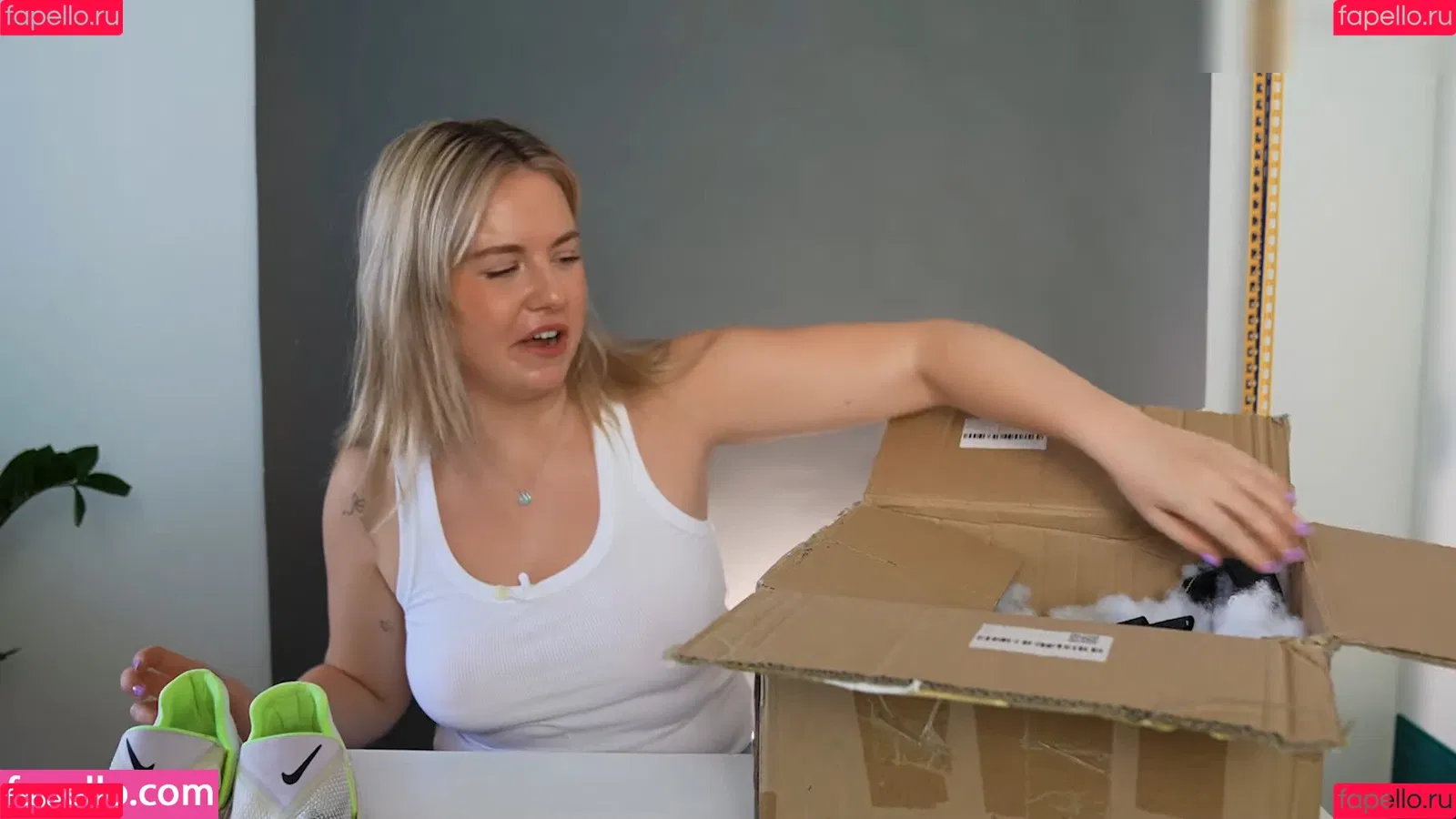 KellyMissesvlog Onlyfans Photo Gallery 