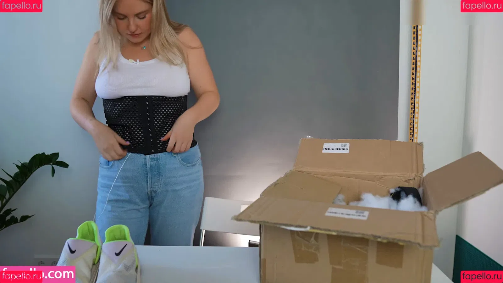 KellyMissesvlog Onlyfans Photo Gallery 