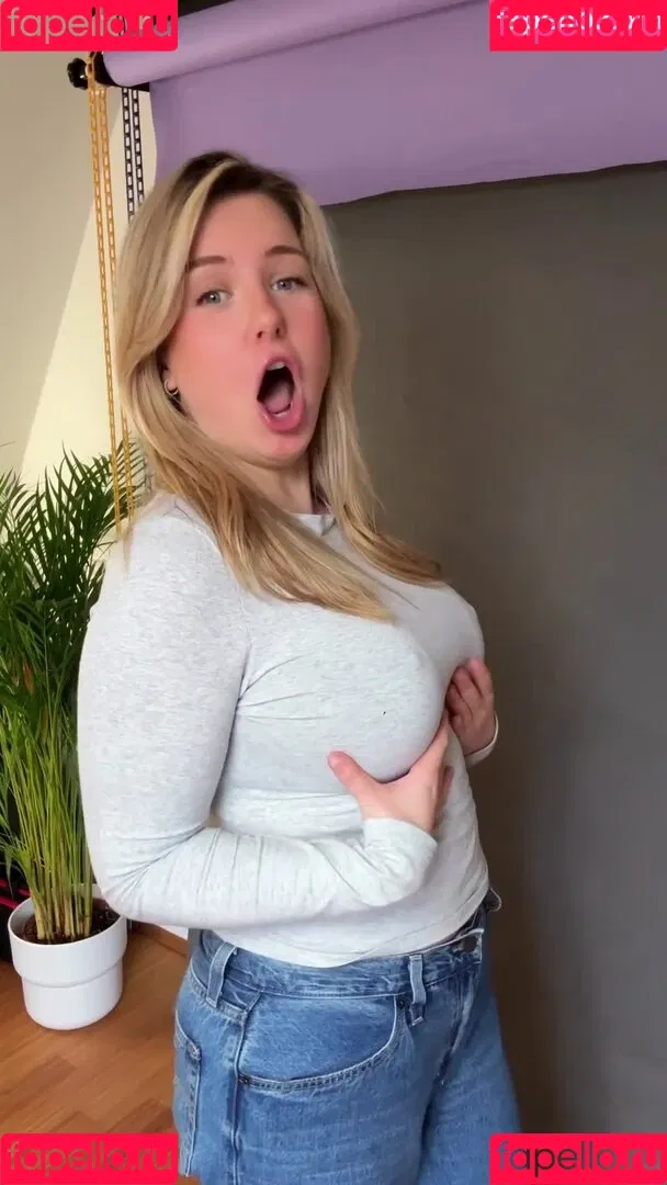 KellyMissesvlog Onlyfans Photo Gallery 