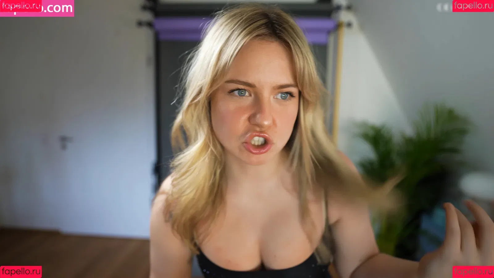 KellyMissesvlog Onlyfans Photo Gallery 