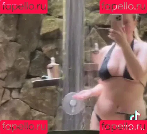 KellyMissesvlog Onlyfans Photo Gallery 
