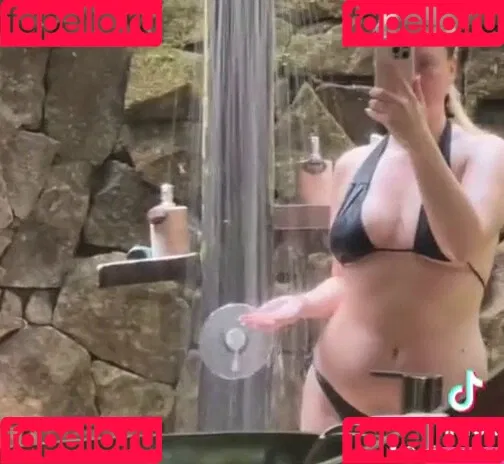 KellyMissesvlog Onlyfans Photo Gallery 