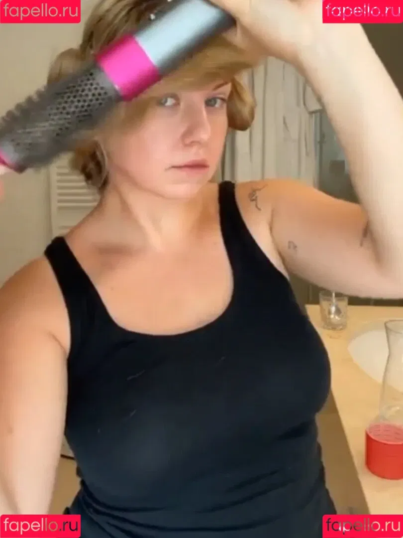 KellyMissesvlog Onlyfans Photo Gallery 
