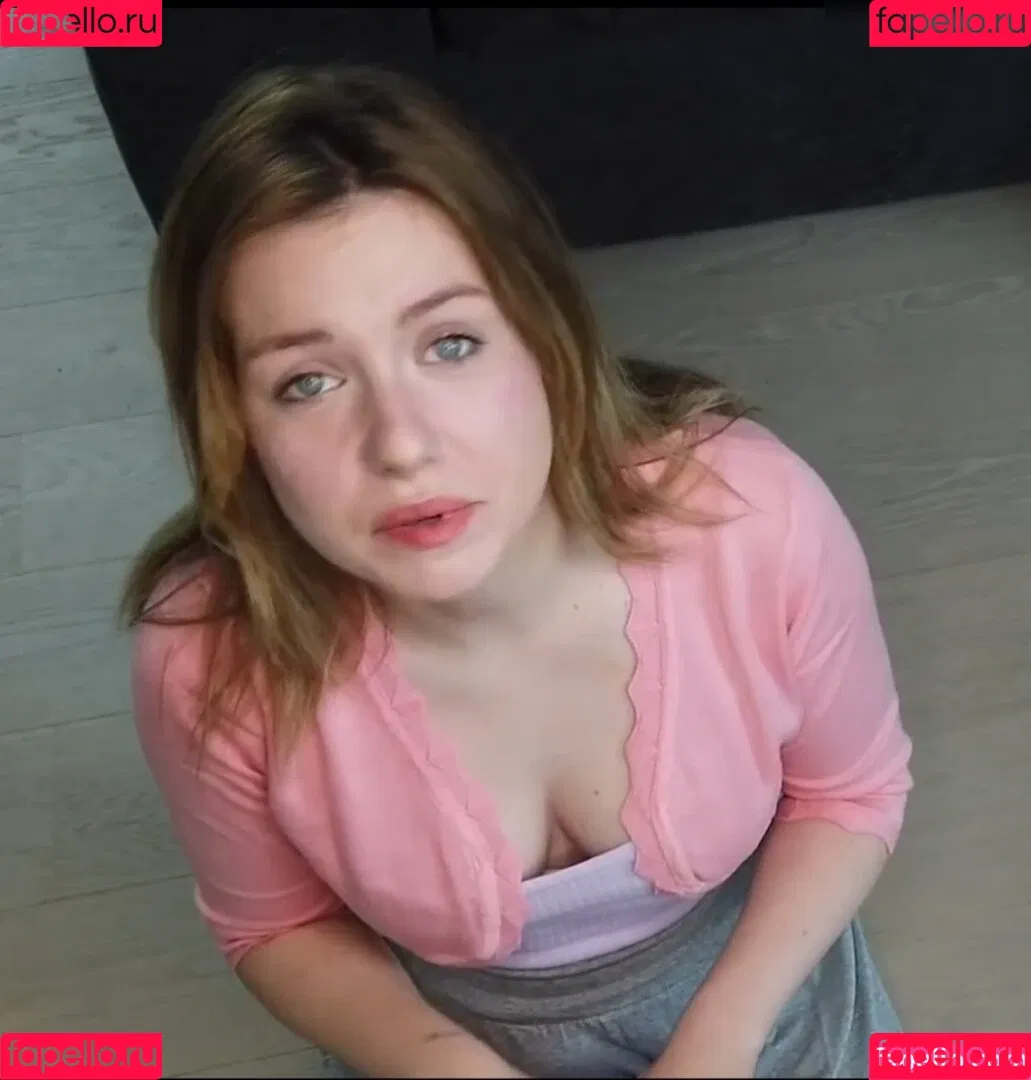 KellyMissesvlog Onlyfans Photo Gallery 
