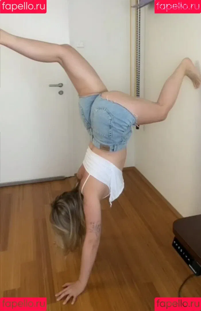 KellyMissesvlog Onlyfans Photo Gallery 