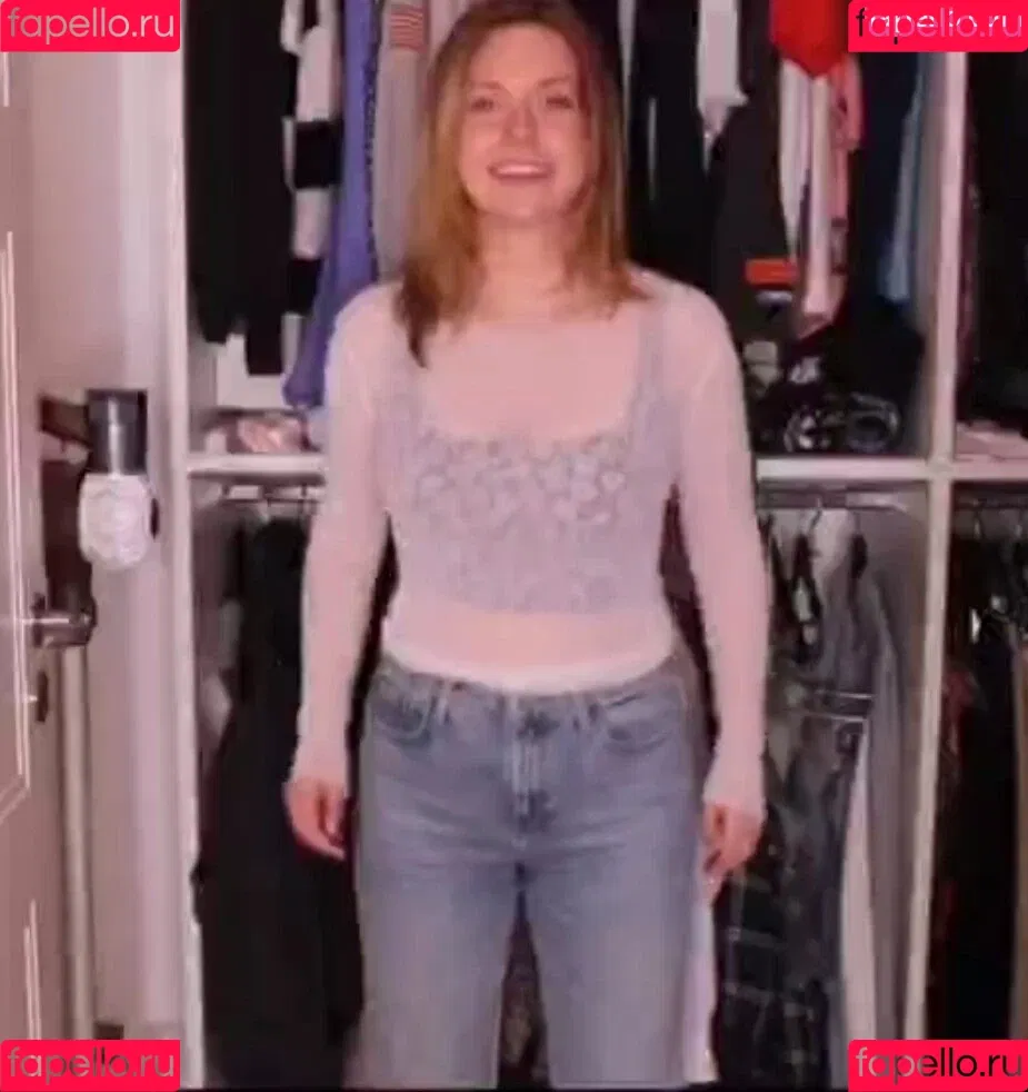 KellyMissesvlog Onlyfans Photo Gallery 