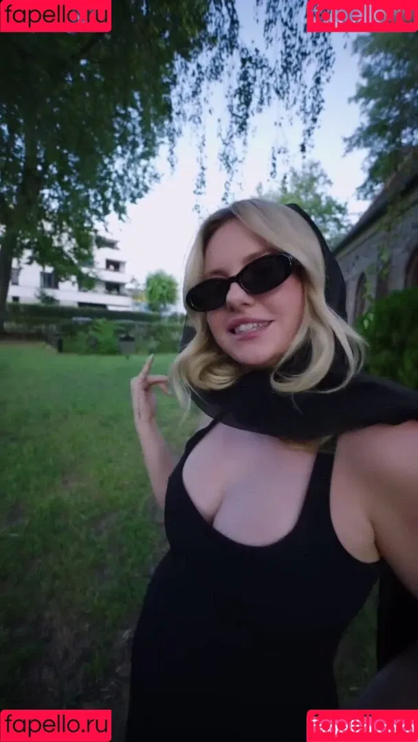 KellyMissesvlog Onlyfans Photo Gallery 