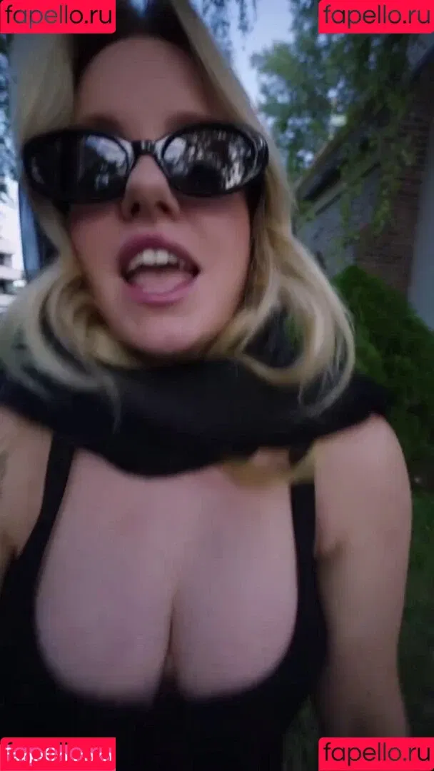 KellyMissesvlog Onlyfans Photo Gallery 