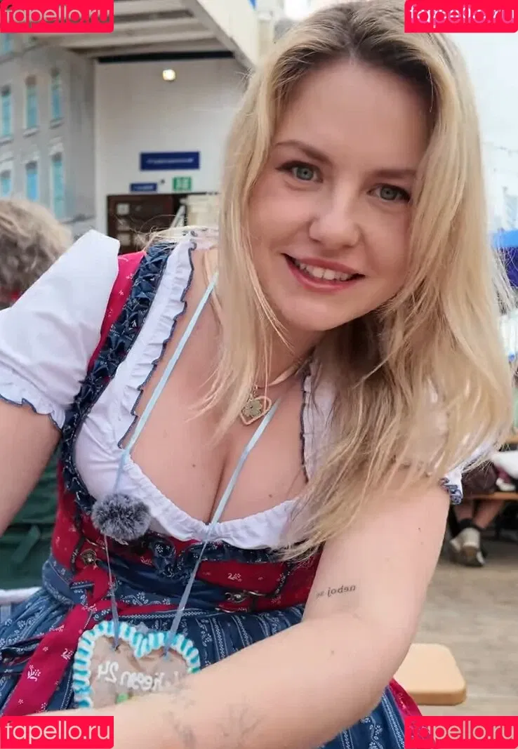 KellyMissesvlog Onlyfans Photo Gallery 