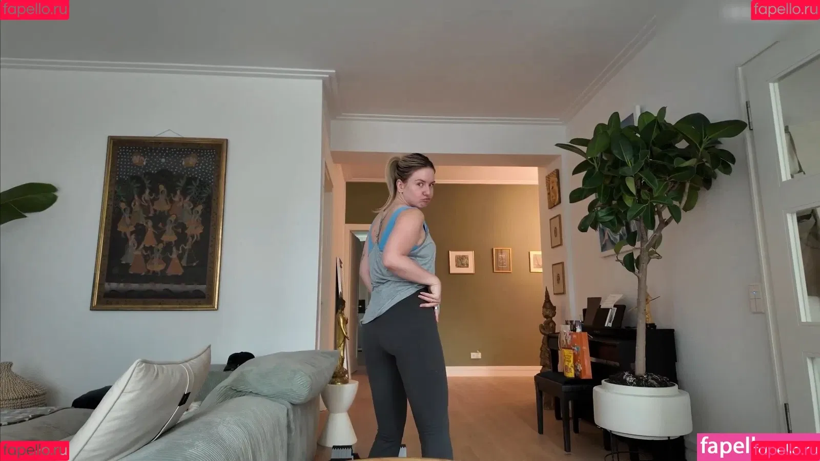 KellyMissesvlog Onlyfans Photo Gallery 