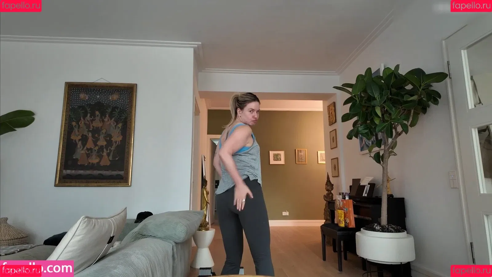 KellyMissesvlog Onlyfans Photo Gallery 