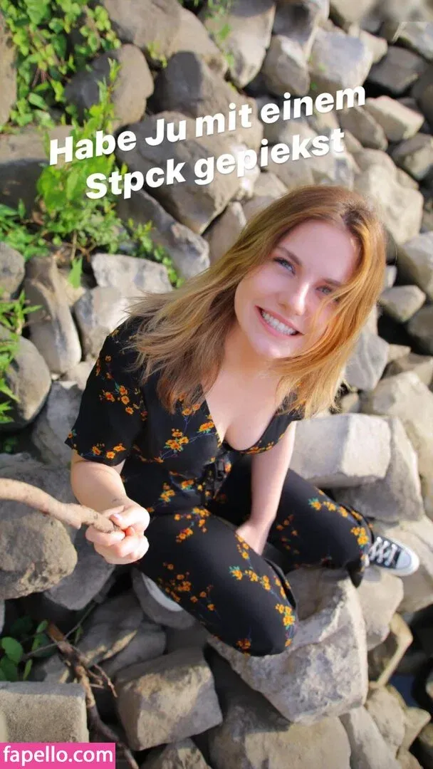 KellyMissesvlog Onlyfans Photo Gallery 