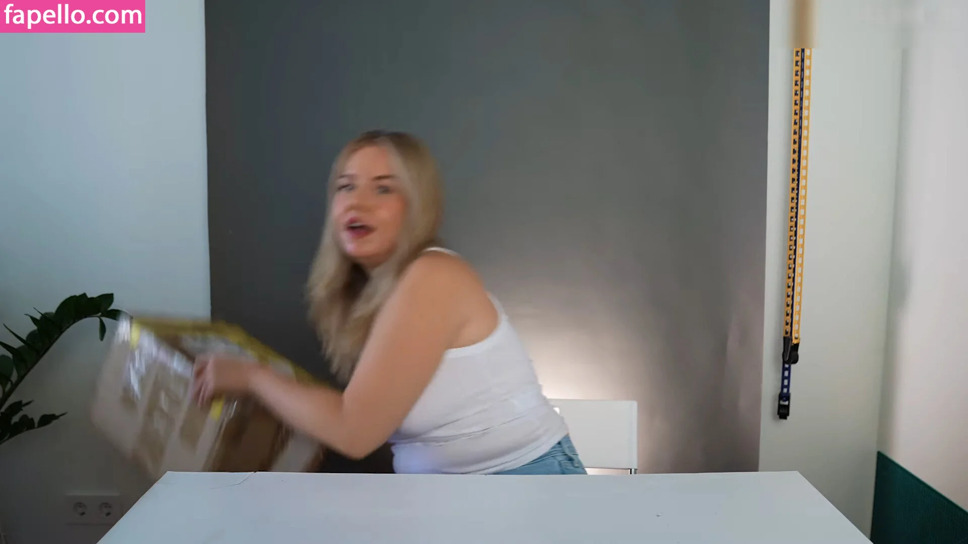 KellyMissesvlog Onlyfans Photo Gallery 