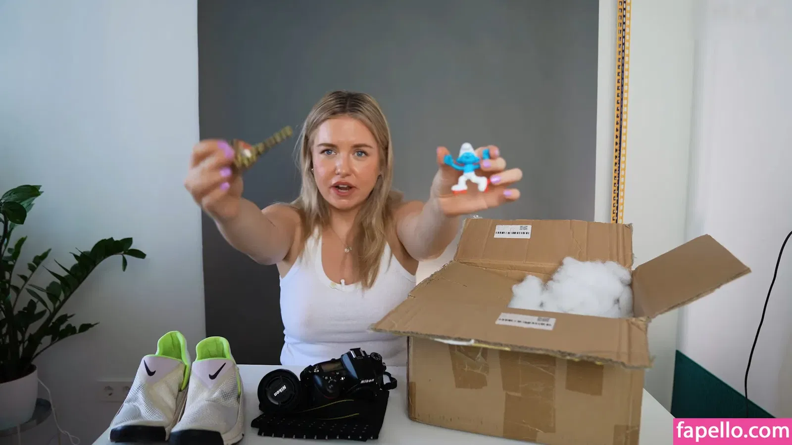 KellyMissesvlog Onlyfans Photo Gallery 