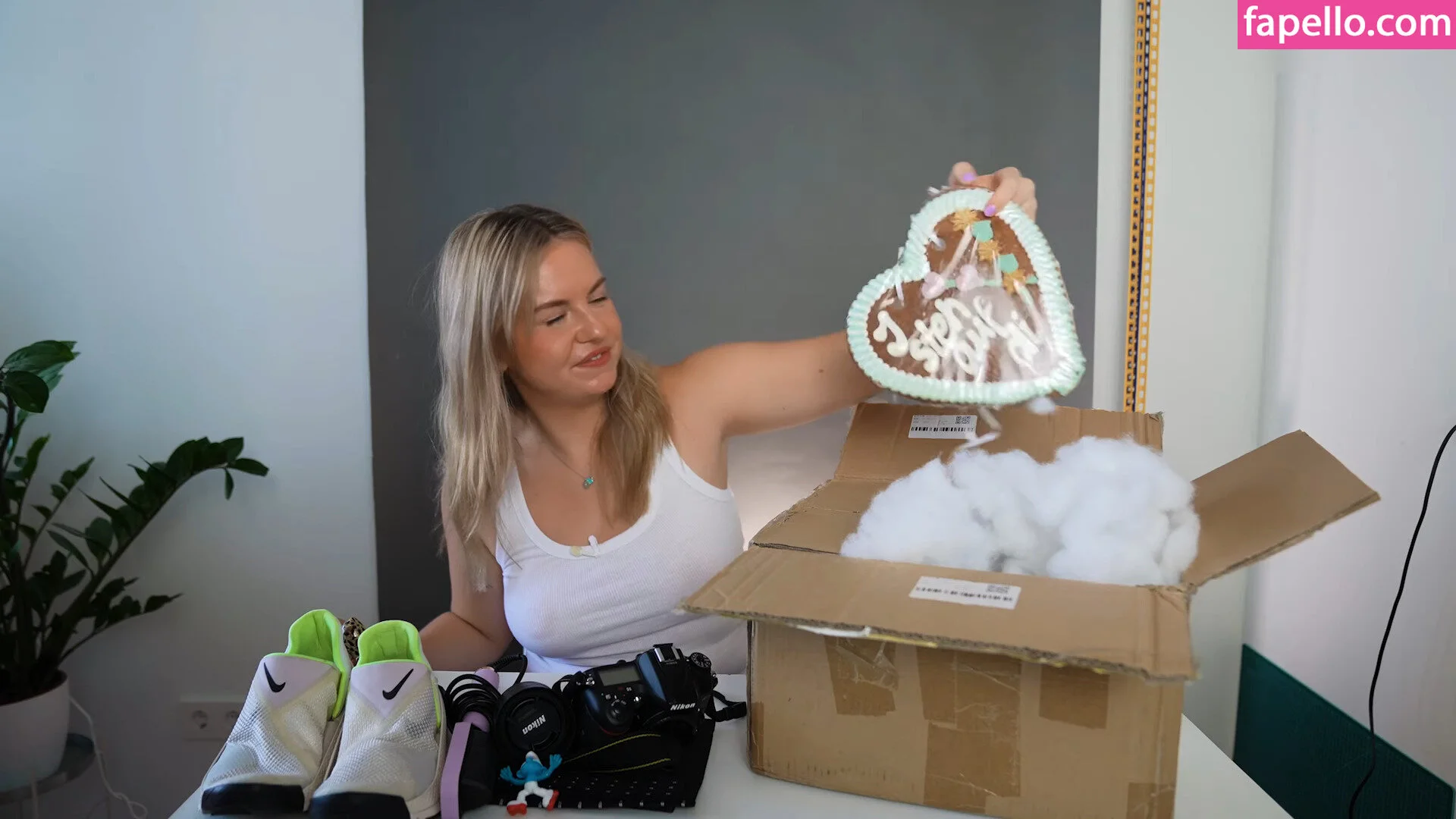 KellyMissesvlog Onlyfans Photo Gallery 