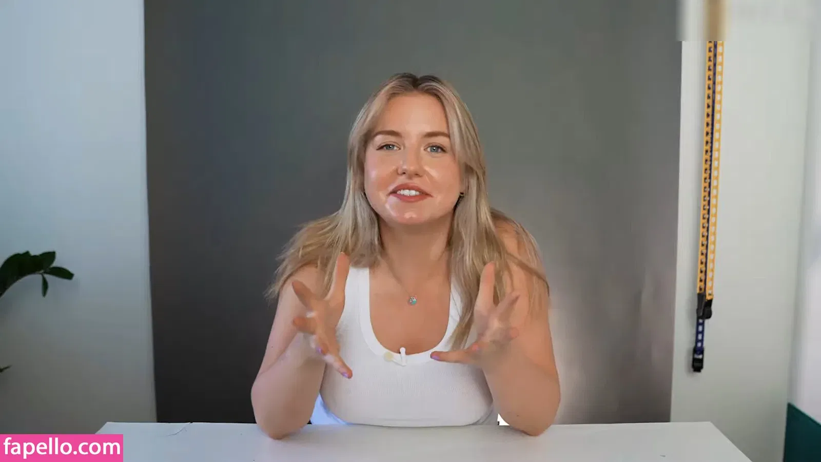 KellyMissesvlog Onlyfans Photo Gallery 