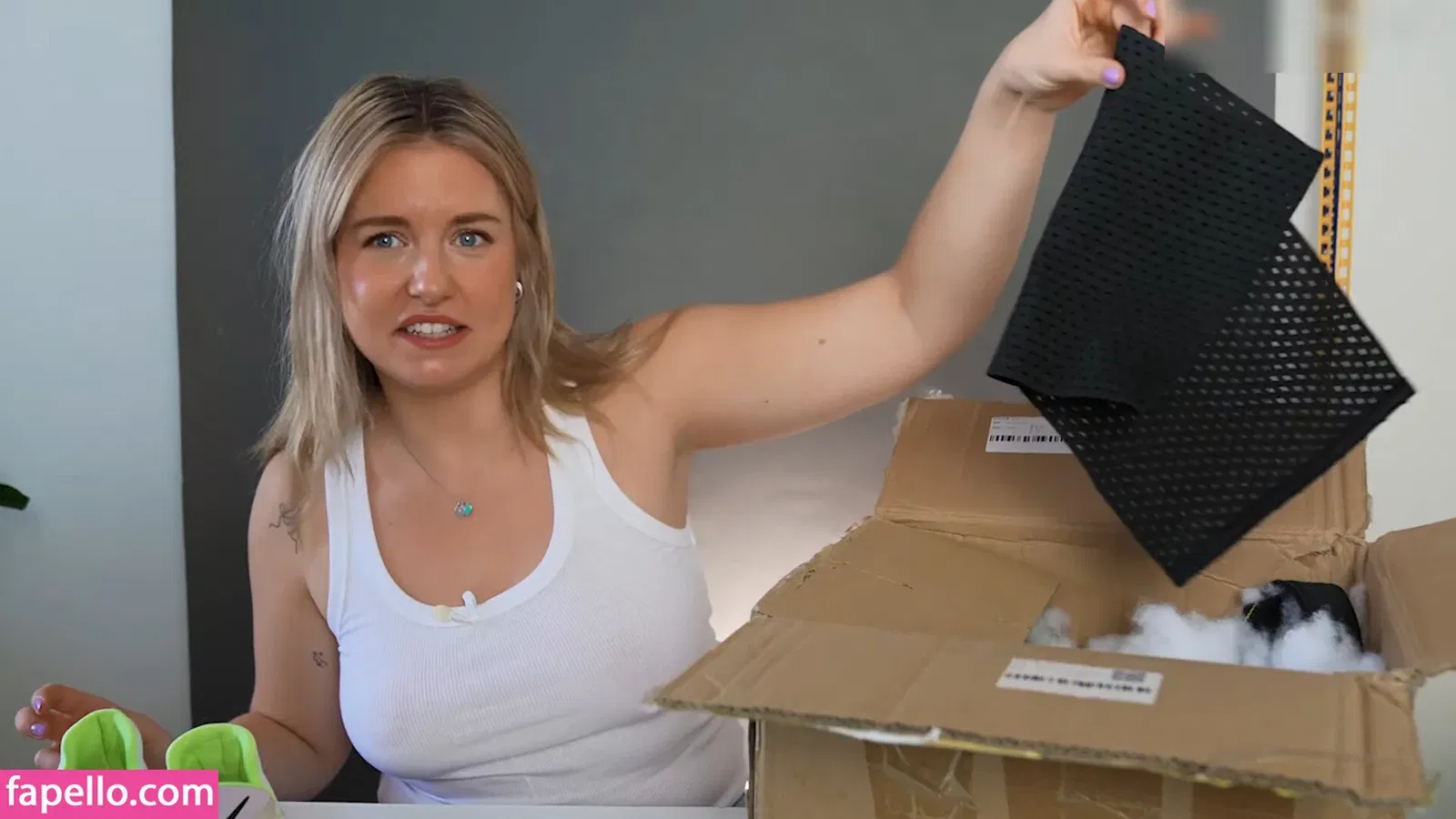 KellyMissesvlog Onlyfans Photo Gallery 