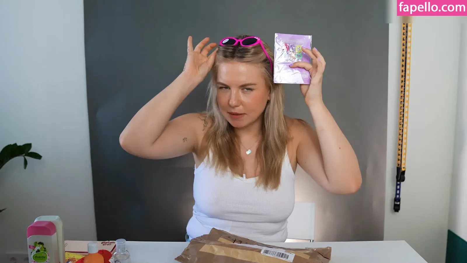 KellyMissesvlog Onlyfans Photo Gallery 