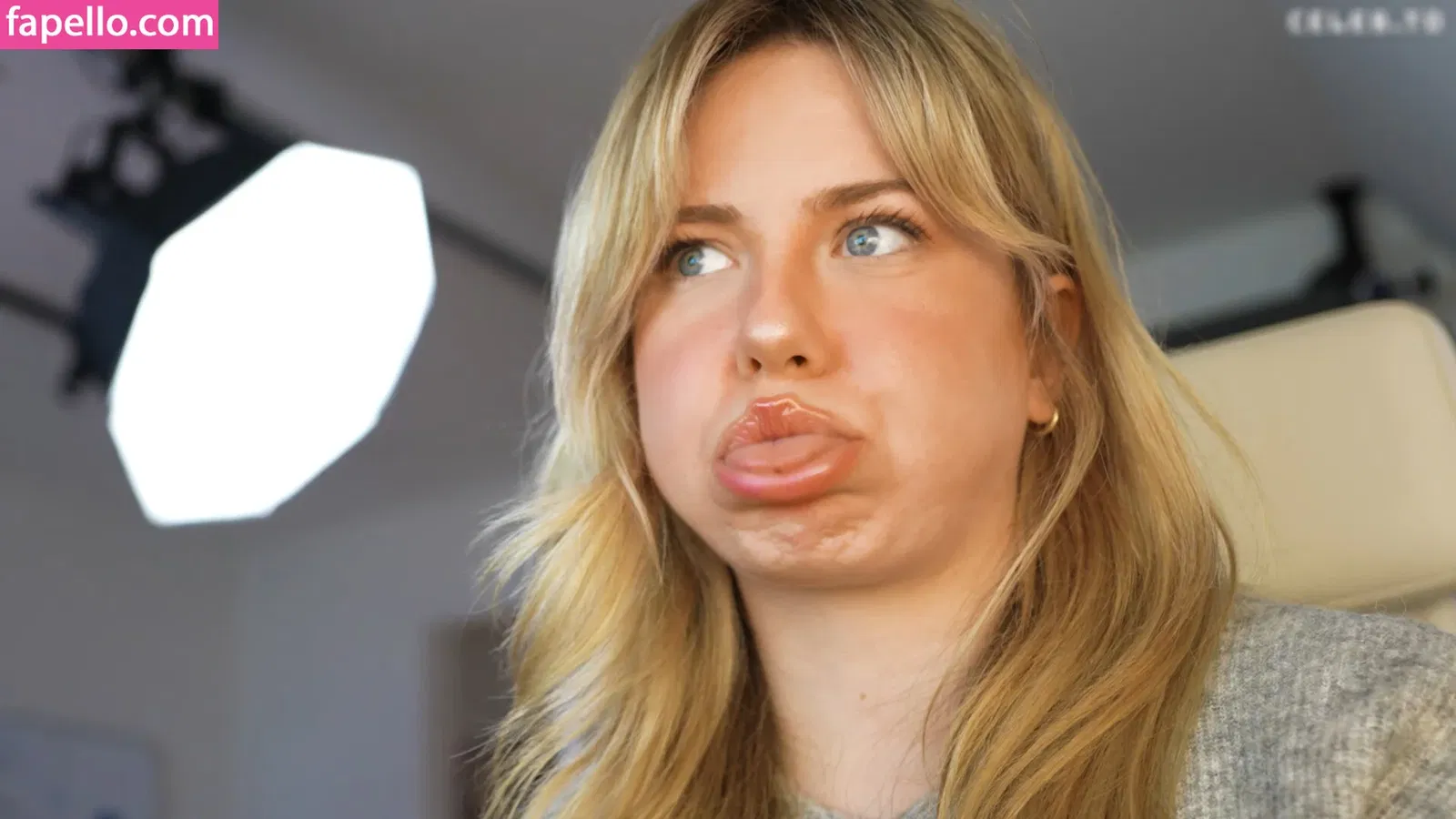 KellyMissesvlog Onlyfans Photo Gallery 